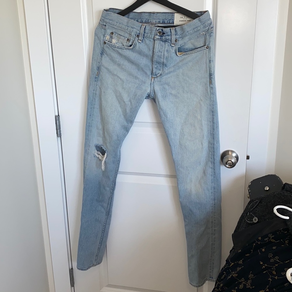 Rag & Bone
Men's Standard Issue Fit 2 Mid-Rise Relaxed
Slim-fit jeans